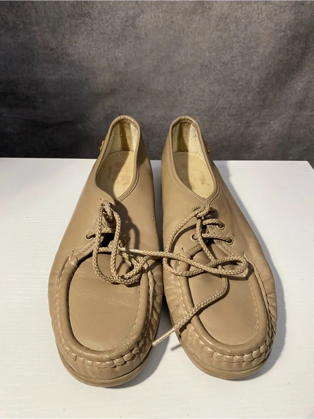 Vintage SAS Siesta Women's Beige Leather Moc Toe Lace Up Comfort Loafers